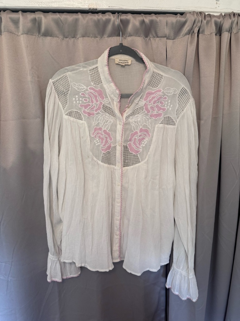 Chasing Unicorns cotton gauze embroidered top. Size XL
